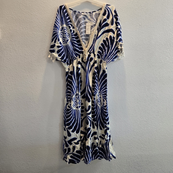 Cupshe Navy and Cream Patterned Maxi Dress - Picture 4 of 16